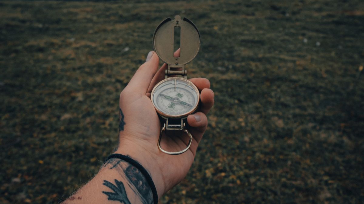 A compass symbolising the choice to change behaviour and take a new direction in life.